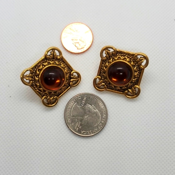 Vintage Gold and Orange Acryllic Clip-on Earrings - Picture 3 of 3
